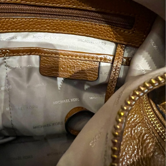 ✴️Michael Kors Authentic Handbag✴️ - Picture 3 of 6